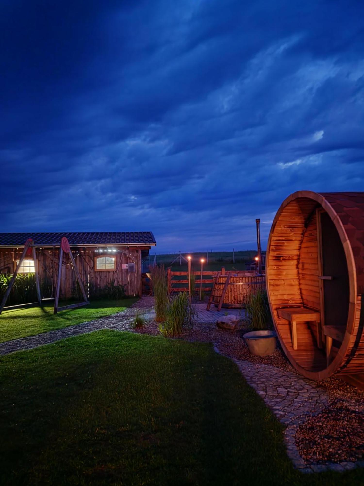 Agroturystyka Kaszuby Villagehome Borzytuchom Exterior photo